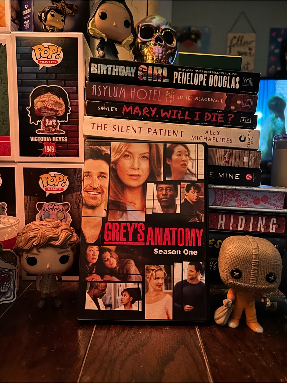 Grey's Anatomy Season One DVD - Black & Red Accent